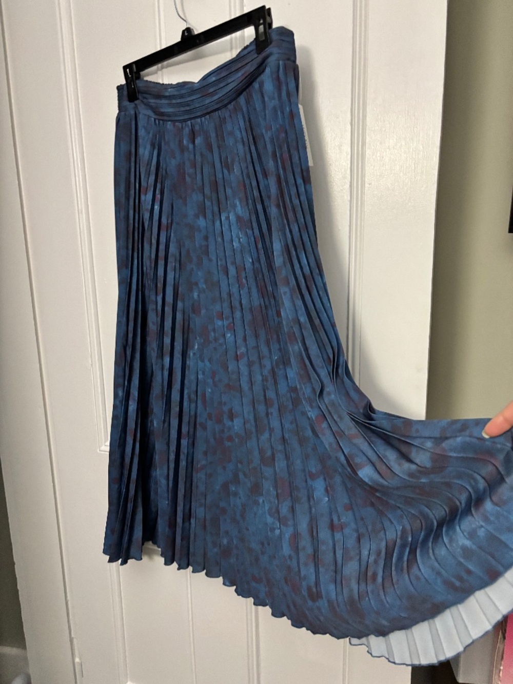 NWT Blue  pleated midi skirt